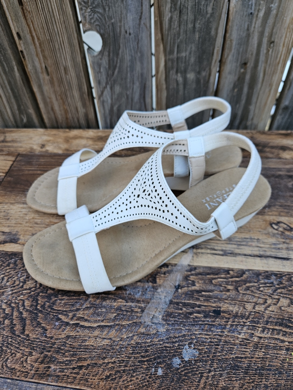 Women’s White Laser-Cut T-Strap Sandals Size 7M - Picture 6 of 16